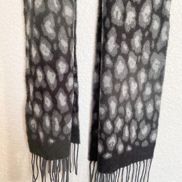 Croft & Barrow Leopard Print Cozy Fringe Boho Soft Blanket Scarf - Picture 7 of 9